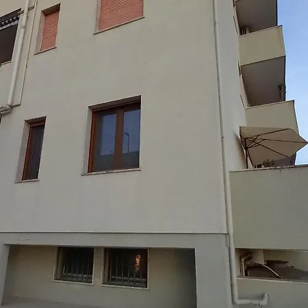 Liam House Apartment