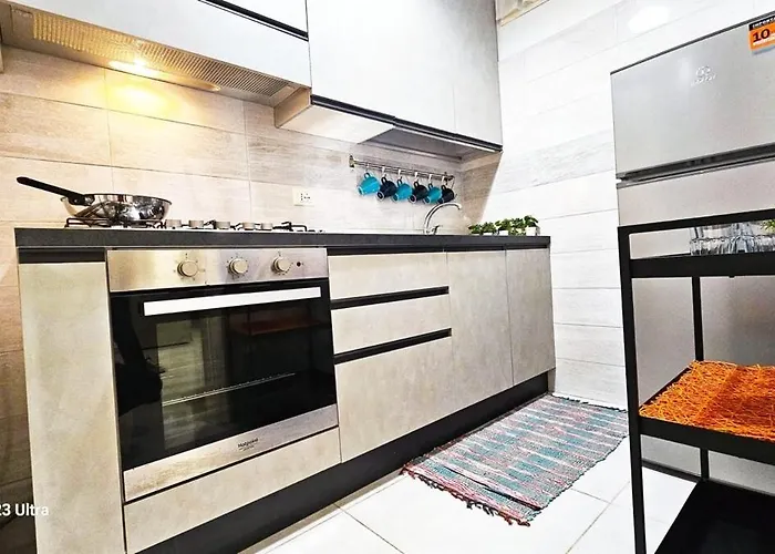 Liam House * Otranto